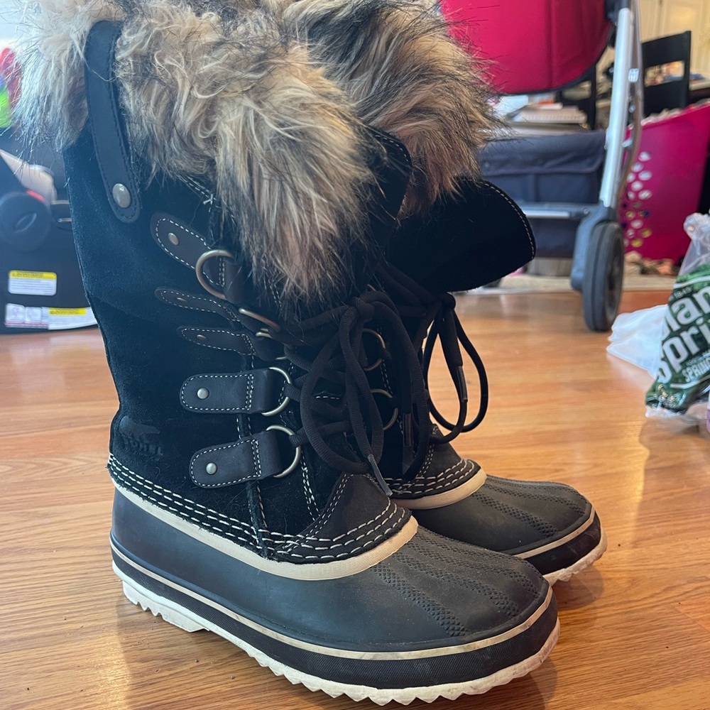 Sorel women's snow boots size 6
